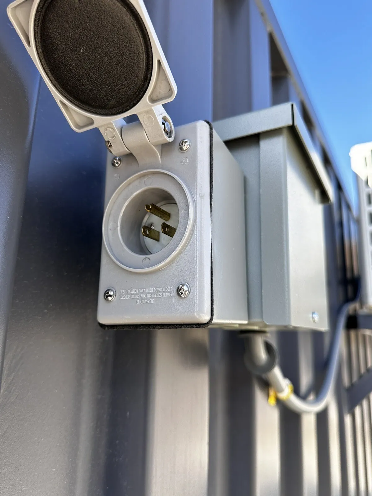 20 ft 20’ Slate Gray Shiplap 120V Shipping Container Office Minisplit view 4