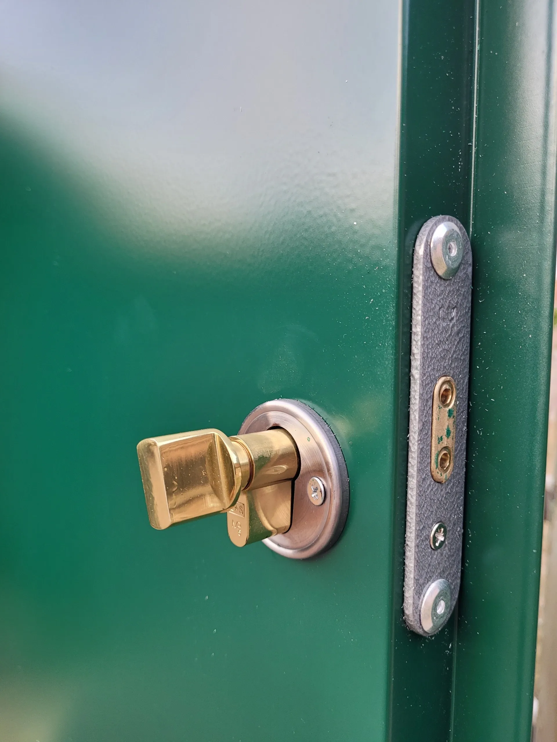 4m x 2.1m Powder Coated Flat Packed Store view 4