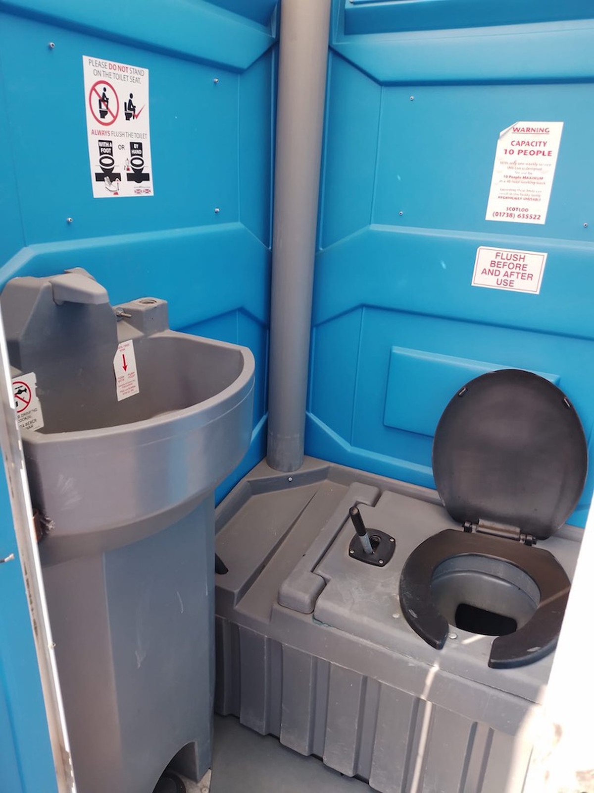 5Ft x 4Ft Single Mains Toilet (Blue) view 3