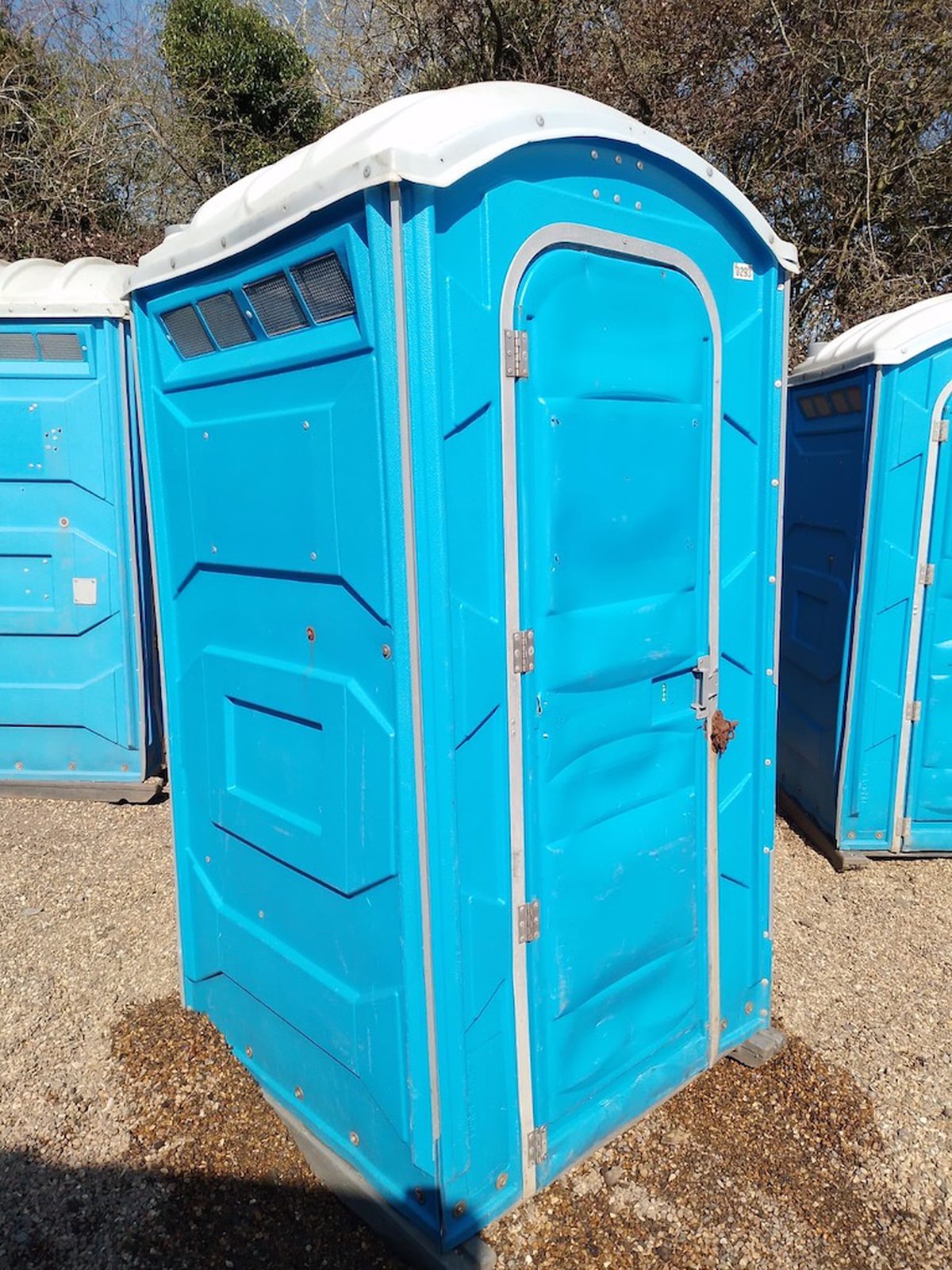 5Ft x 4Ft Single Mains Toilet (Blue) view 4