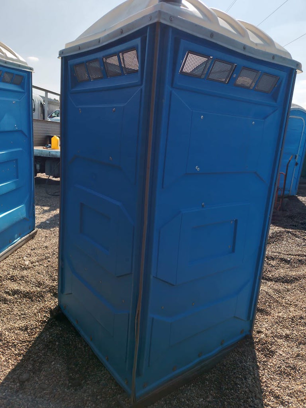 5Ft x 4Ft Single Mains Toilet (Blue) view 7